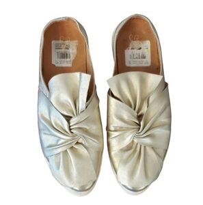 Seychelles Metallic Gold Slip-on Sneaker Size 7